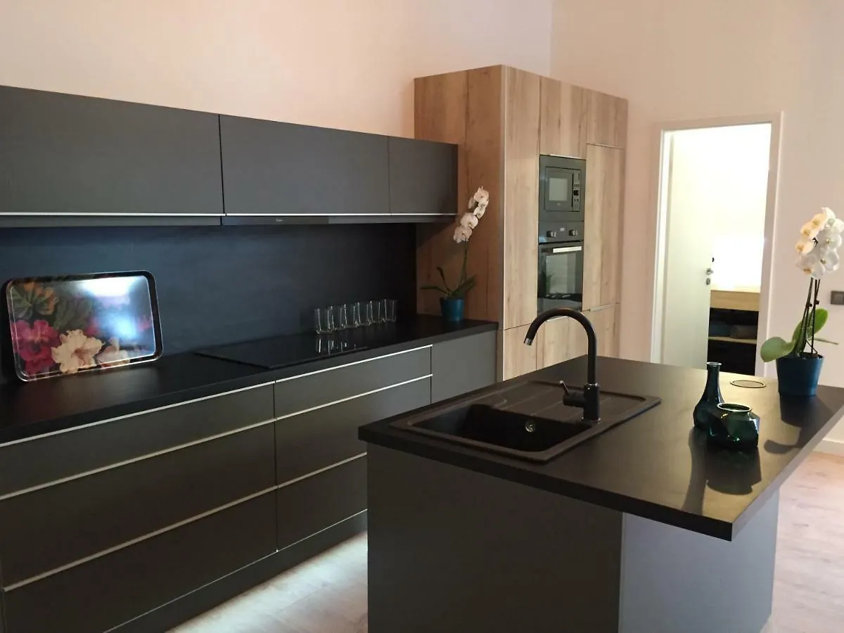 Regi Highrise Oasis Apartment Budapest