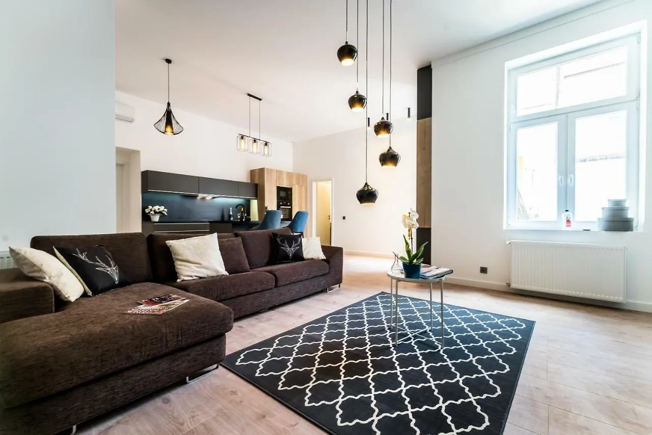Regi Highrise Oasis Apartment Budapest