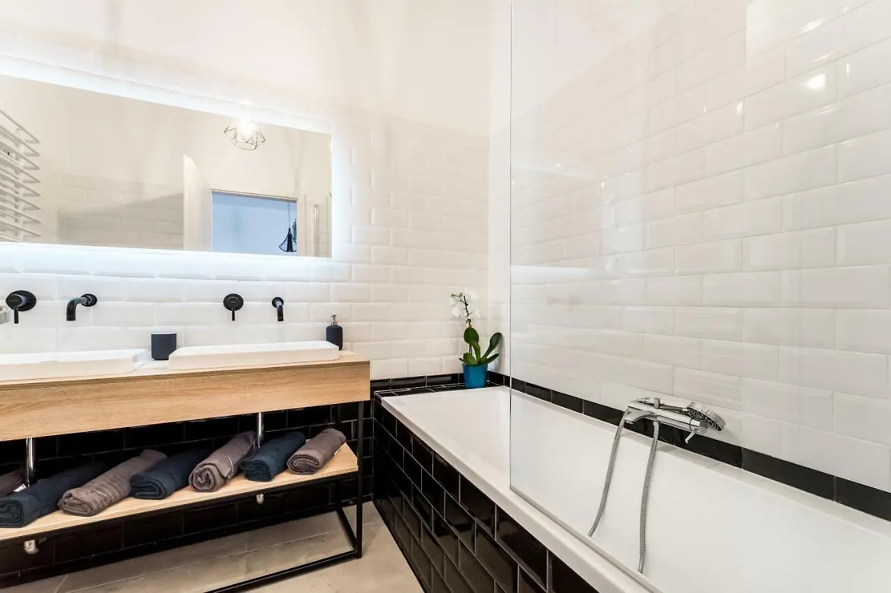 Regi Highrise Oasis Apartment Budapest Ungarn